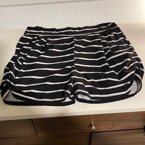 Harem style comfy high waisted shorts black and white striped pull on